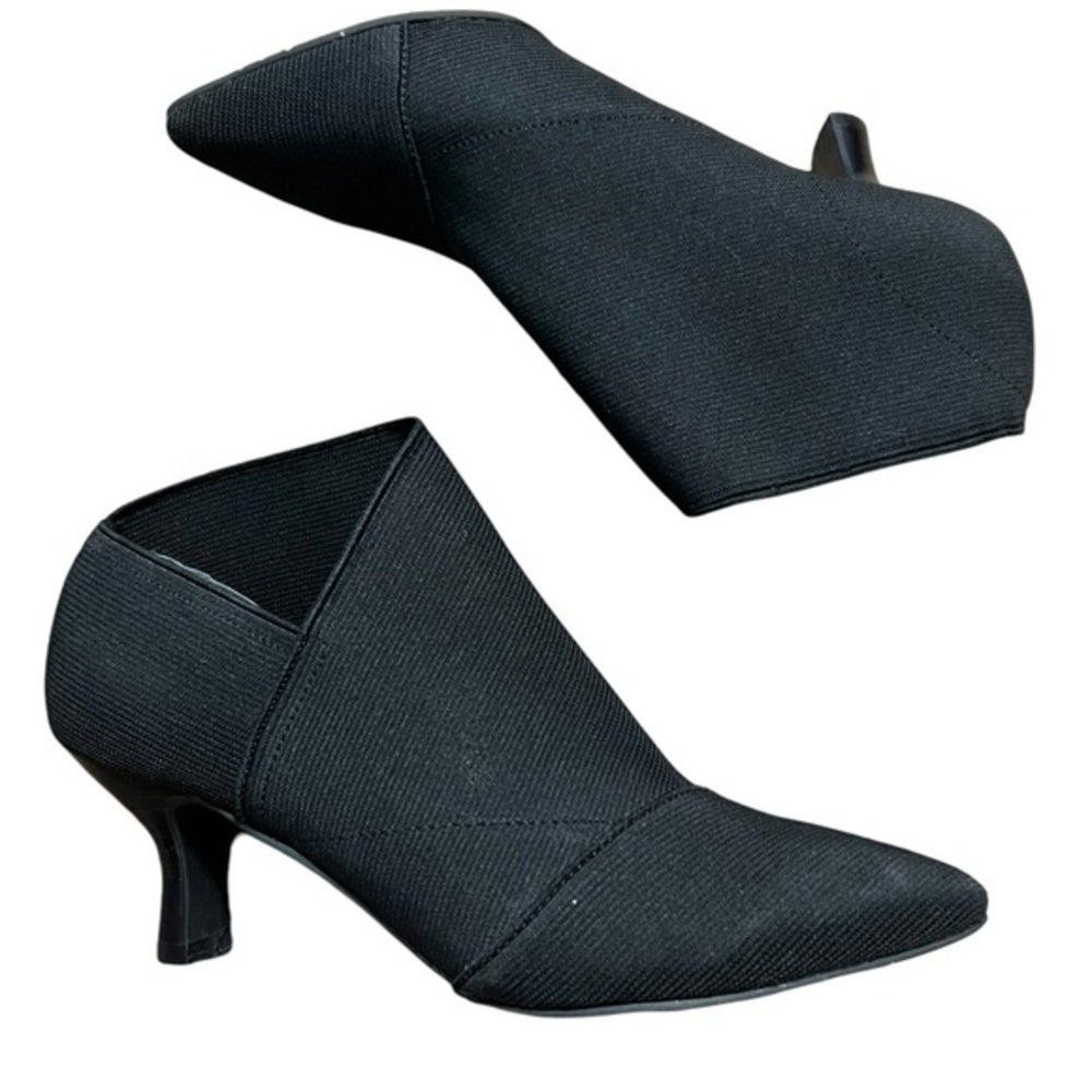 Adrianna Papell Black 2.5 inch heal Slip on Boots Size 7